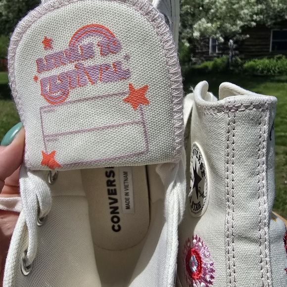 Converse Women's High-Top Sneakers - White With Embroidered Details, Size 8.5 - Picture 4 of 5